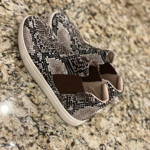 Coconuts by Matisse Harlan whitesnake hightop sneaker. Women’s sz 8.5